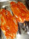 Пошаговое фото рецепта «Рыба, запеченная с чесноком и луком»