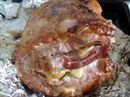 Пошаговое фото рецепта «Свинина запеченная с яблоками и чесноком»