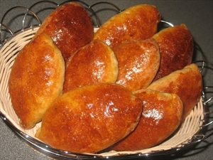 Фото рецепта «Пирожки печеные с рыбой и рисом»