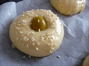 Пошаговое фото рецепта «Турецкие булочки с оливками и брынзой»