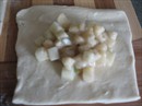 Пошаговое фото рецепта «Слоеные булочки с яблочно-банановой начинкой»