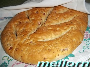 Фото рецепта «Фугасс с грудинкой и грецкими орехами»