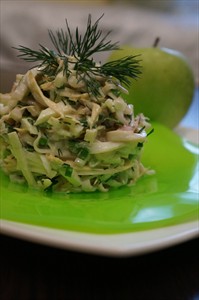 Фото рецепта «Салат из кальмаров с яблоками»