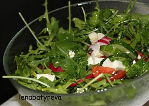 Фото рецепта «Свежий салат с рукколой»