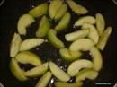 Пошаговое фото рецепта «Свинина с яблоками в сливочно-сырном соусе»